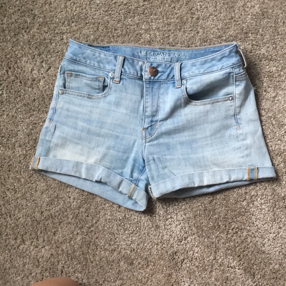 American Eagle Outfitters Pants - 🌟AMERICAN EAGLE LIGHT WASH JEAN SHORTS🌟